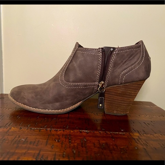 Dr. Scholl’s Cute brown booties - Picture 7 of 10